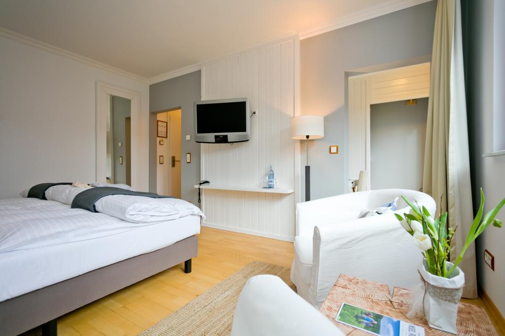 Romantik Hotel Schloss Ranzow Ломе Екстериор снимка